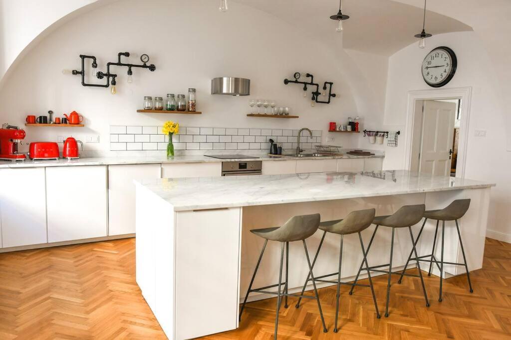 Beautiful 2Bed Apartment In The Centre Of فاغاشدين المظهر الخارجي الصورة